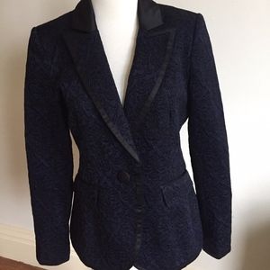 Tuxedo jacket/smoking jacket fashionable